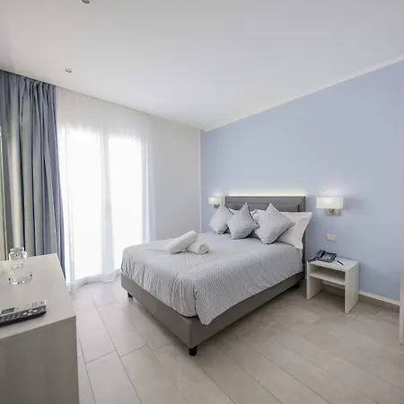 Hotel Ossuna Bay 3*