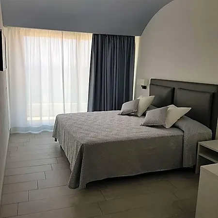 Hotel Ossuna Bay 3*