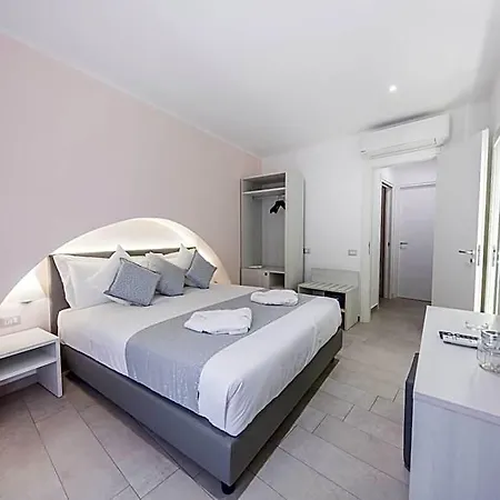 Hotel Ossuna Bay 3*